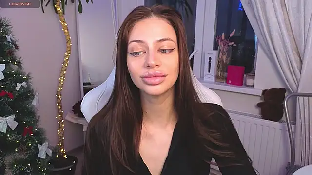 Snapshot of Daria_Promisess chatting on 4, 12, 2025 Daria Promisess online show from 4, 12, 2025