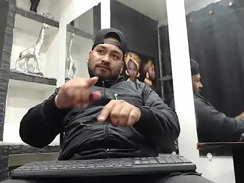 Snapshot of Liam_hairy chatting on 16, 12, 2025 Liam hairy online show from 16, 12, 2025