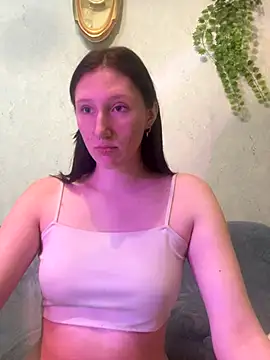 Snapshot of liliana_shvezz chatting on 14, 12, 2025 liliana shvezz online show from 14, 12, 2025