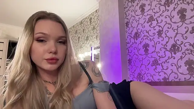 Snapshot of Amelly_04Sun chatting on 4, 12, 2025 Amelly 04Sun online show from 4, 12, 2025