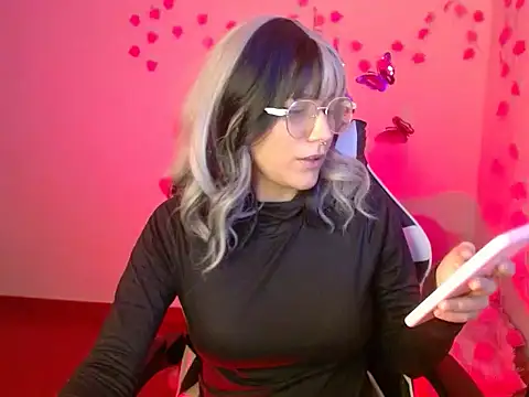 Snapshot of venus_222 chatting on 15, 12, 2025 venus 222 online show from 15, 12, 2025