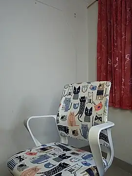 mila curvy online show from 27, 2, 2026