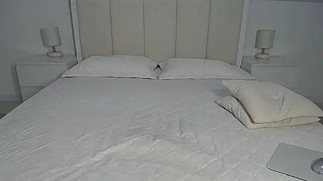 Milena29 online show from 4, 12, 2025