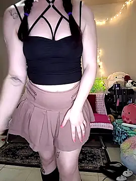 LaylaLucis online show from 10, 4, 2026