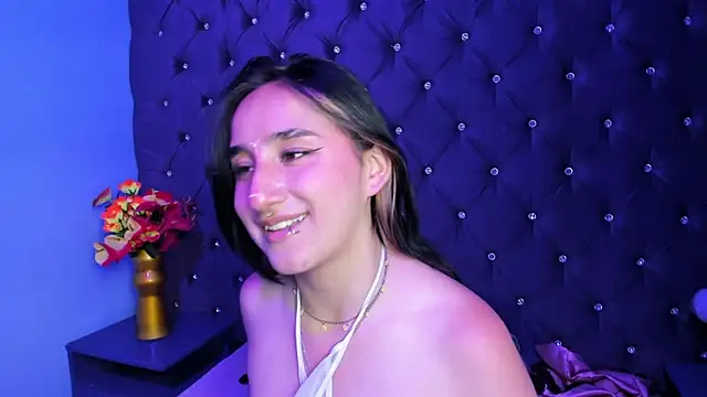 CharlotteStuart online show from 4, 4, 2026