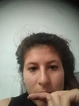 Snapshot of AnaMaria-12 chatting on 13, 12, 2025 AnaMaria-12 online show from 13, 12, 2025