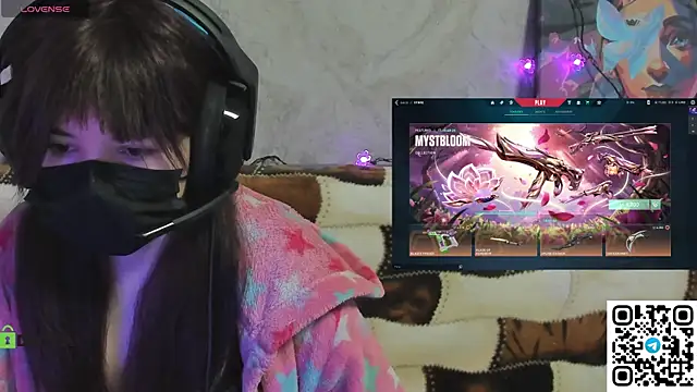 Snapshot of Ollie_Baird chatting on 14, 12, 2025 Ollie Baird online show from 14, 12, 2025