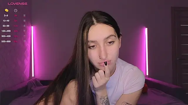 Snapshot of KikkyMi chatting on 21, 11, 2025 KikkyMi online show from 21, 11, 2025