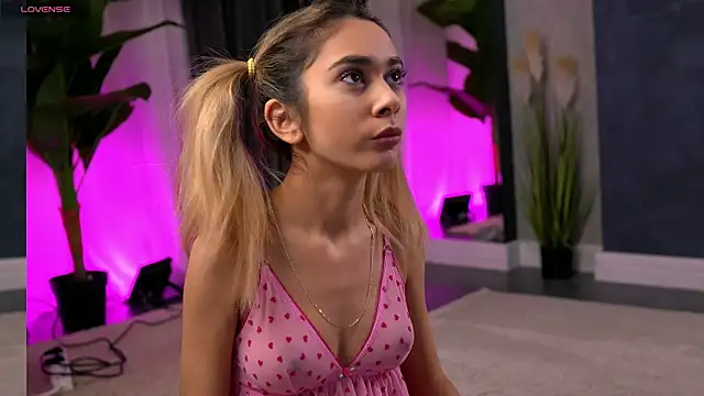 AishleyBee online show from 14, 2, 2026