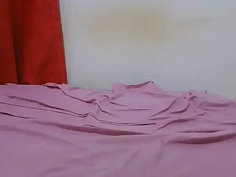 Snapshot of Lovemist chatting on 1, 12, 2025 Lovemist online show from 1, 12, 2025