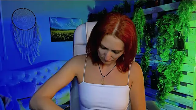 Snapshot of DianaTorrens chatting on 14, 12, 2025 DianaTorrens online show from 14, 12, 2025