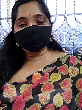 Snapshot of Soni-queen chatting on 22, 11, 2025 Soni-queen online show from 22, 11, 2025