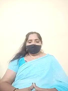 Snapshot of Soni-queen chatting on 1, 12, 2025 Soni-queen online show from 1, 12, 2025