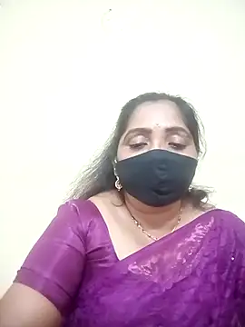 Snapshot of Soni-queen chatting on 2, 12, 2025 Soni-queen online show from 2, 12, 2025