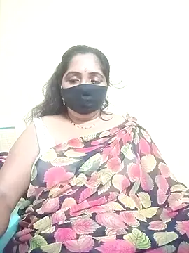 Snapshot of Soni-queen chatting on 2, 12, 2025 Soni-queen online show from 2, 12, 2025