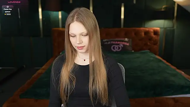 Charlotte Dreams online show from 11, 3, 2026