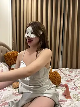 Snapshot of Queen-of-Love chatting on 8, 3, 2026 Queen-of-Love online show from 8, 3, 2026