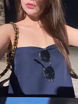 Snapshot of Queen-of-Love chatting on 3, 4, 2026 Queen-of-Love online show from 3, 4, 2026