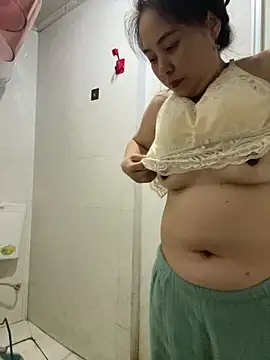 Snapshot of tianwei2567 chatting on 26, 11, 2025 tianwei2567 online show from 26, 11, 2025