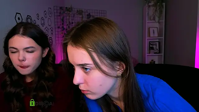 Snapshot of maddycats chatting on 24, 11, 2025 maddycats online show from 24, 11, 2025