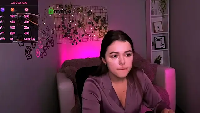 Snapshot of maddycats chatting on 13, 12, 2025 maddycats online show from 13, 12, 2025