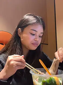 Snapshot of Toffee-00 chatting on 5, 12, 2025 Toffee-00 online show from 5, 12, 2025