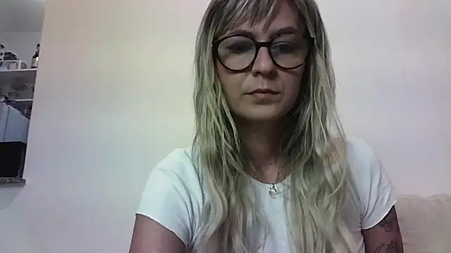 Snapshot of KnotBabe chatting on 22, 12, 2025 KnotBabe online show from 22, 12, 2025