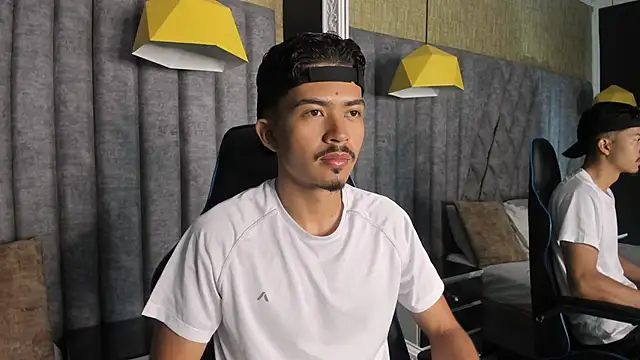 Snapshot of NicolaiKarav chatting on 4, 12, 2025 NicolaiKarav online show from 4, 12, 2025