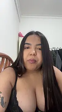 Snapshot of princezzc chatting on 17, 12, 2025 princezzc online show from 17, 12, 2025