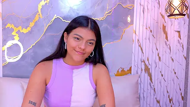 Snapshot of NIKIBUNNY chatting on 5, 12, 2025 NIKIBUNNY online show from 5, 12, 2025