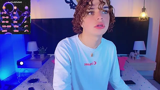 Skyee angel online show from 25, 3, 2026