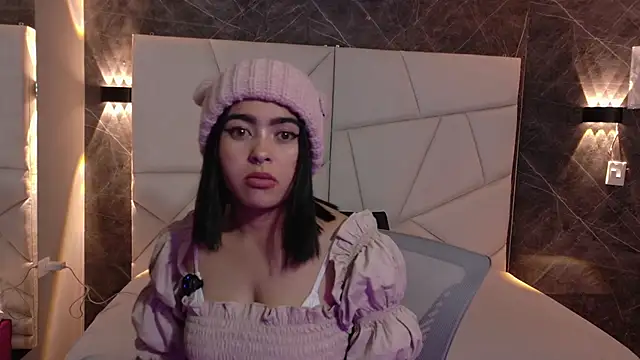 Snapshot of mia_violet8 chatting on 24, 11, 2025 mia violet8 online show from 24, 11, 2025