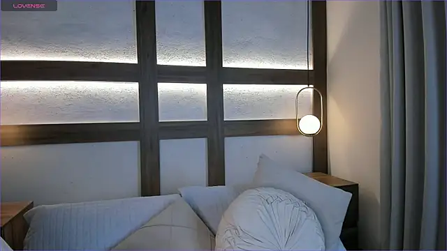 Snapshot of SarhaVega chatting on 5, 12, 2025 SarhaVega online show from 5, 12, 2025