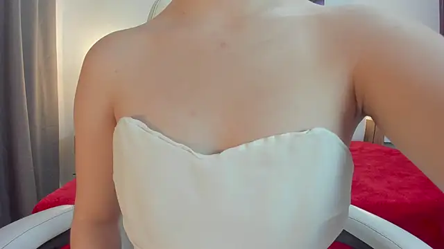 mask red girl online show from 12, 5, 2026