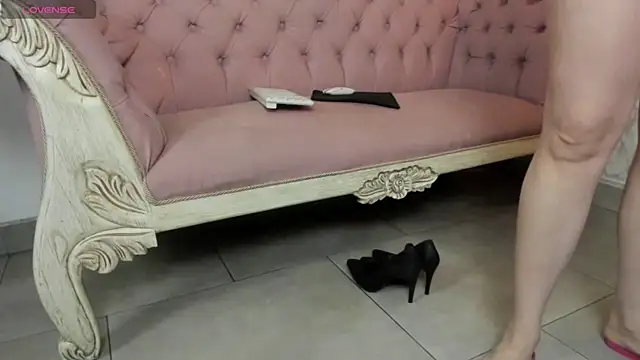 Snapshot of Mysterius_Woman chatting on 9, 7, 2026 Mysterius Woman online show from 9, 7, 2026