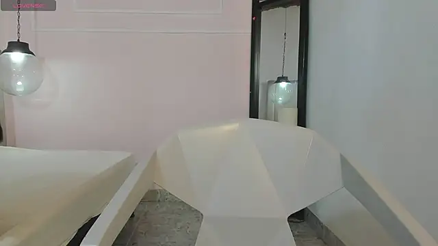 Izelevans online show from 15, 4, 2026