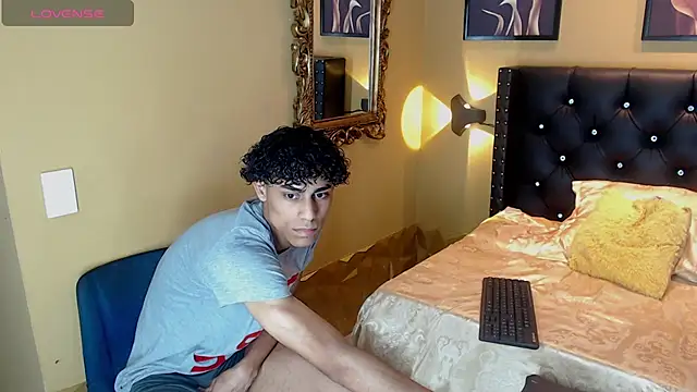 Snapshot of alejandroo_ chatting on 4, 12, 2025 alejandroo online show from 4, 12, 2025