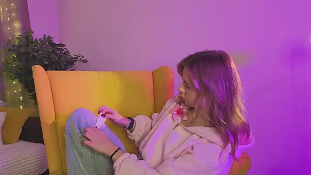 Snapshot of FelishaLaskin chatting on 25, 11, 2025 FelishaLaskin online show from 25, 11, 2025