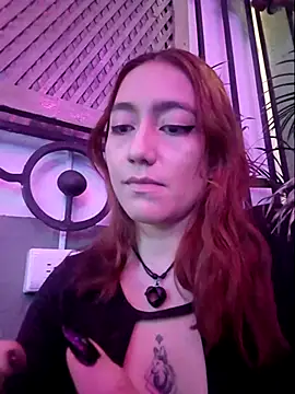 Snapshot of Eveeelyn25 chatting on 20, 12, 2025 Eveeelyn25 online show from 20, 12, 2025