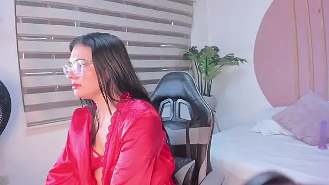 Snapshot of samantha_loughty chatting on 2, 12, 2025 samantha loughty online show from 2, 12, 2025