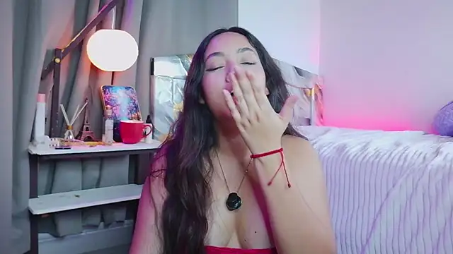 Snapshot of EmmaDembers chatting on 13, 12, 2025 EmmaDembers online show from 13, 12, 2025