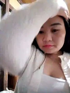 Snapshot of One-two22 chatting on 26, 11, 2025 One-two22 online show from 26, 11, 2025