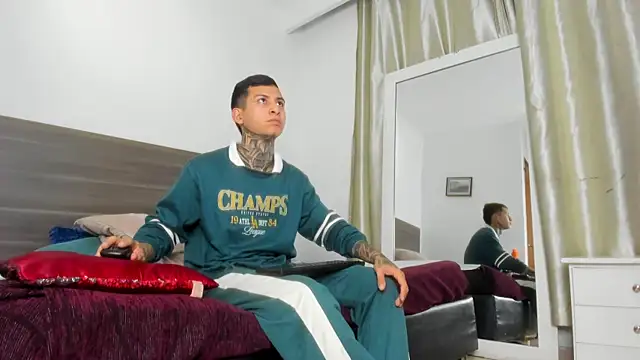 Snapshot of Andrew_sanders68 chatting on 3, 12, 2025 Andrew sanders68 online show from 3, 12, 2025