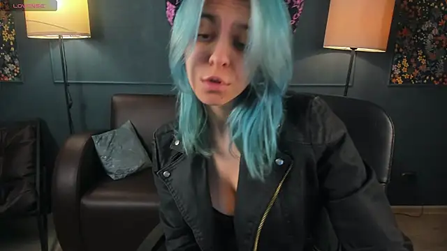 LiraBelle online show from 10, 2, 2026