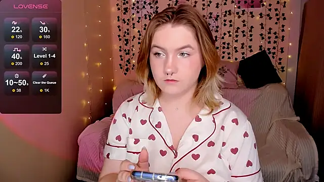 Snapshot of lovelyy_julia chatting on 29, 11, 2025 lovelyy julia online show from 29, 11, 2025