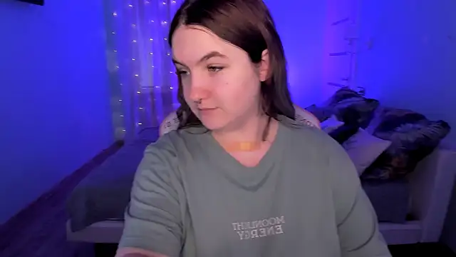 lovelyy julia online show from 2, 3, 2026