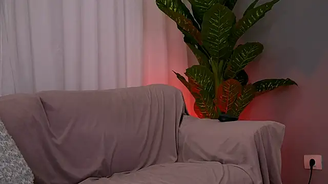 Snapshot of VanessaSinX chatting on 4, 12, 2025 VanessaSinX online show from 4, 12, 2025