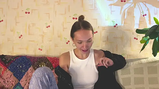 Snapshot of PaulaTisch chatting on 1, 12, 2025 PaulaTisch online show from 1, 12, 2025