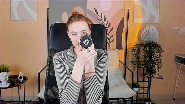 Snapshot of SierraHarper chatting on 14, 12, 2025 SierraHarper online show from 14, 12, 2025