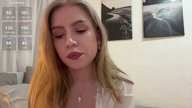 Snapshot of Alice_meow15 chatting on 13, 1, 2026 Alice meow15 online show from 13, 1, 2026